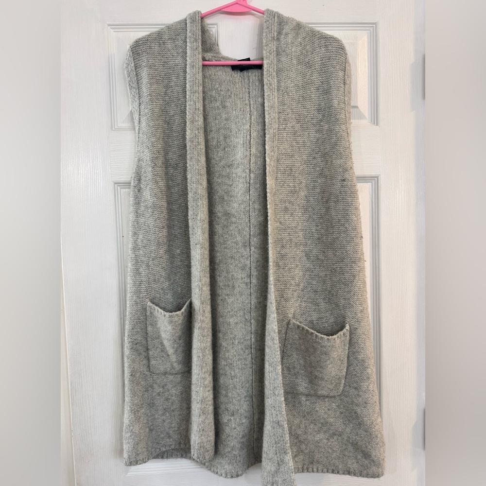 Tahari Gray Sleeveless open Cardigan with Pockets and a hood